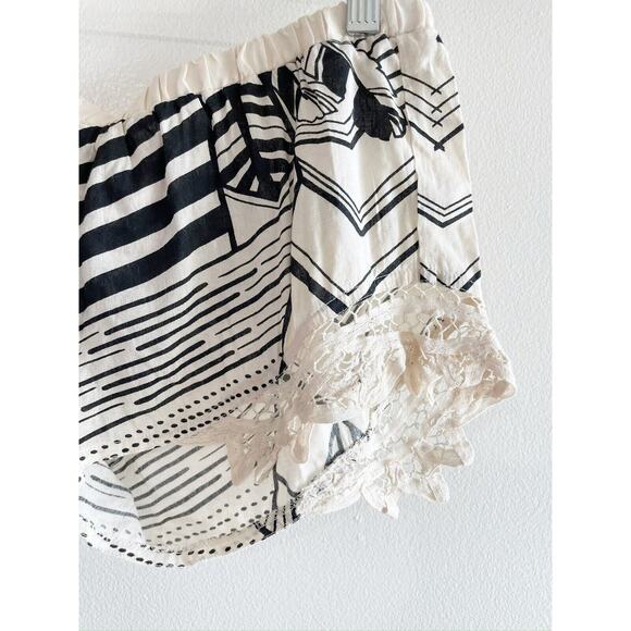 Oracle Fox For Billabong Black White Elastic Waist Aztec Lace Shorts - Picture 2 of 7